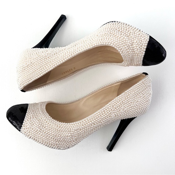 CHANEL || CC Logo Pearl Embellished Black Cap Toe Sequin High Heel Pumps EU 40 - Picture 4 of 15